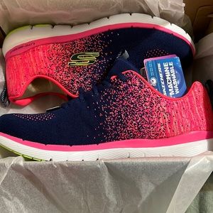Skechers size 9 flex appeal shoes